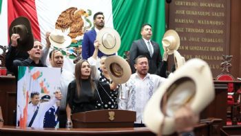 De los abrazos a la denuncia: cómo Morena le dio la espalda a Grecia Quiroz en seis meses