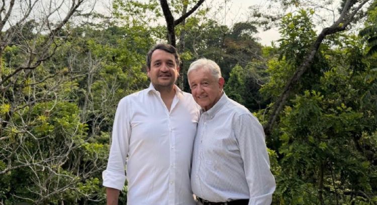 AMLO reaparece en una imagen publicada por su hijo “Andy” López Beltrán