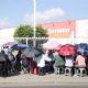 Maestros de Oaxaca toman plazas comerciales y supermercados