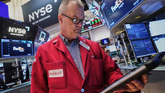 Precio del petróleo roza los 100 dólares mientras el mercado estadunidense frena su racha récord