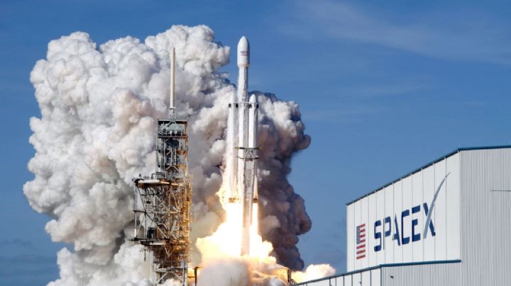 Salida a bolsa de SpaceX sería la mayor de la historia y podría convertir a Elon Musk en billonario