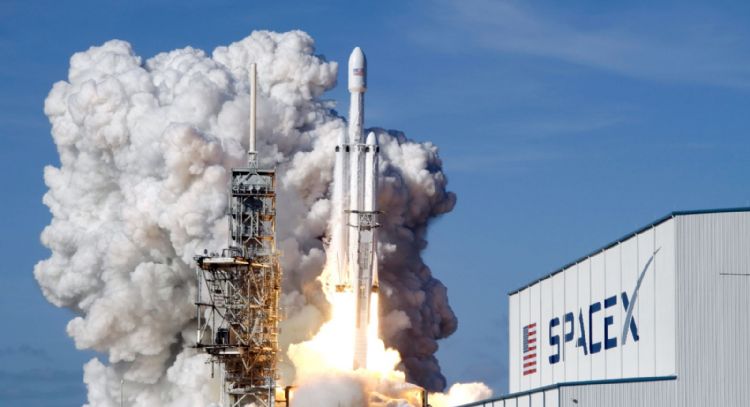 Salida a bolsa de SpaceX sería la mayor de la historia y podría convertir a Elon Musk en billonario