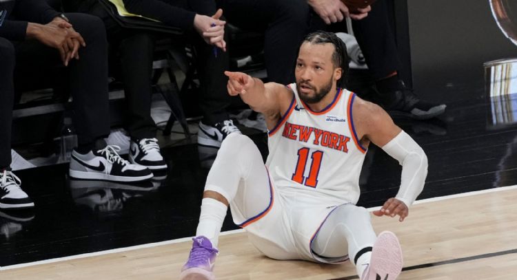 Brunson anota 30 y Knicks le roba a Spurs el primer juego de las finales
