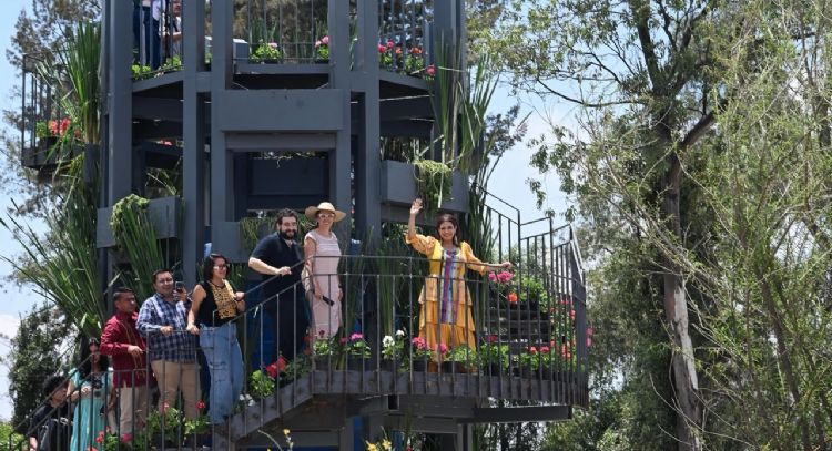 Inauguran remodelación del embarcadero de Cuemanco y del mercado de artesanías