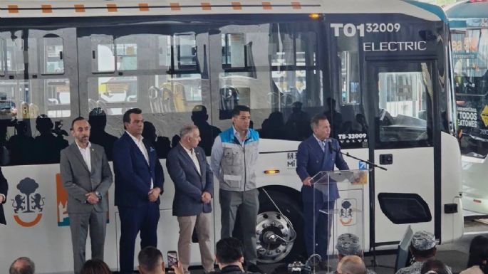 Pablo Lemus inaugura Línea 5