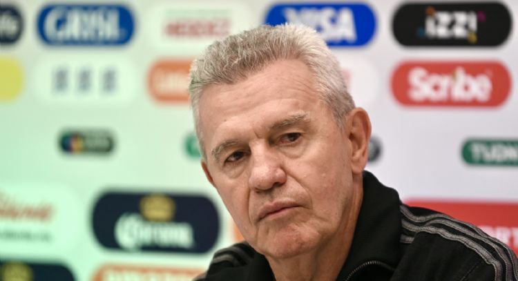 “Ya déjense de dinosaurios”: Afición pide a Javier Aguirre dar oportunidad a jóvenes