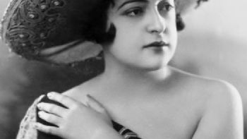Mimí Derba, la vedette que inventó el cine mexicano