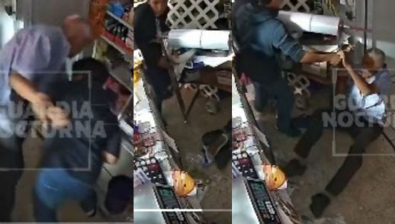Adulto mayor enfrenta a dos adolescentes durante asalto en su tienda: “¡Elisa, ayúdame! (VIDEO)