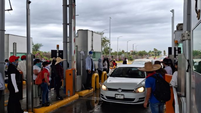 CNTE toma casetas en Morelos durante jornada nacional de movilización
