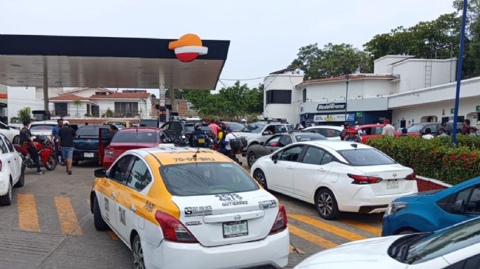 Maestros del SNTE-CNTE toman gasolineras en Tuxtla; Coparmex exige aplicar la ley