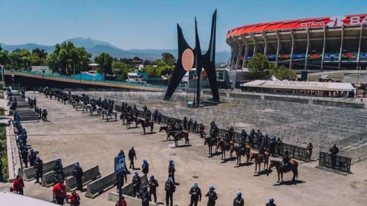 La CNTE amaga con llevar sus protestas al AICM y al estadio CDMX la siguiente semana