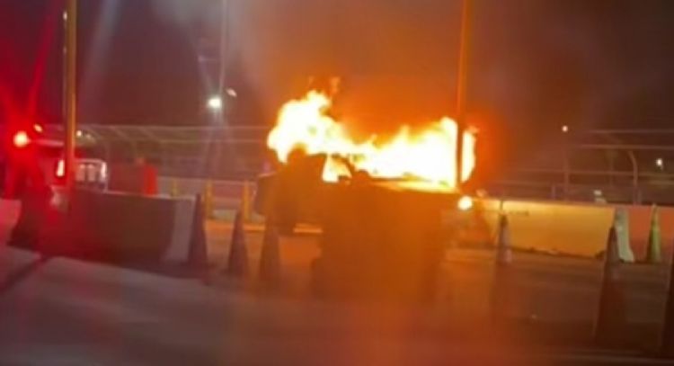 Pleito familiar termina en incendio de vehículo sobre puente internacional de Piedras Negras