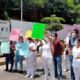 Protestan trabajadores de Hospital del ISSSTE en Pachuca por falta de pagos; policía los repliega