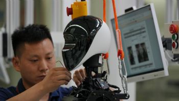 China puede fabricar humanoides a escala; el costo sigue siendo un obstáculo