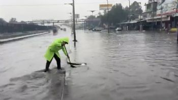 Lluvias colapsan calzada Ignacio Zaragoza; afectan servicios de Metro y Cablebús