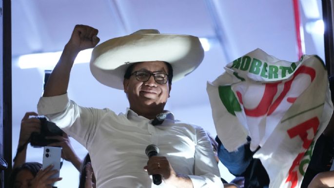 El izquierdista Roberto Sánchez se pone al frente de la elección presidencial en Perú