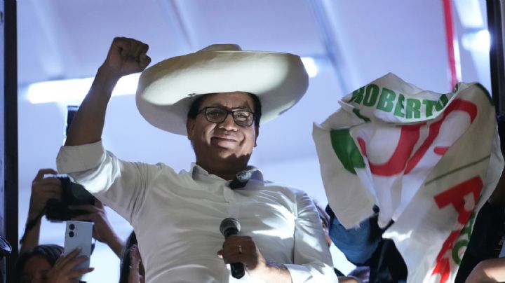 El izquierdista Roberto Sánchez se pone al frente de la elección presidencial en Perú