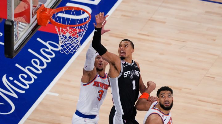 Wembanyama y Spurs pegan a domicilio y reducen la ventaja de Knicks 2-1 en las finales de la NBA