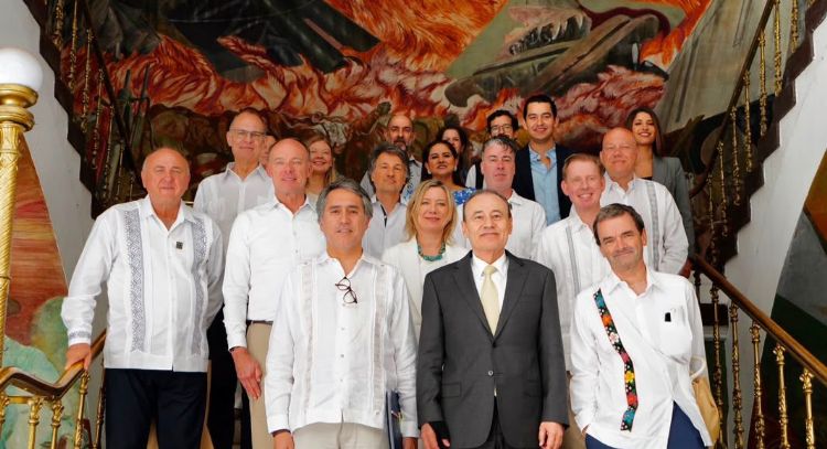 Durazo recibe a embajadores y funcionarios de 15 países de la Unión Europea