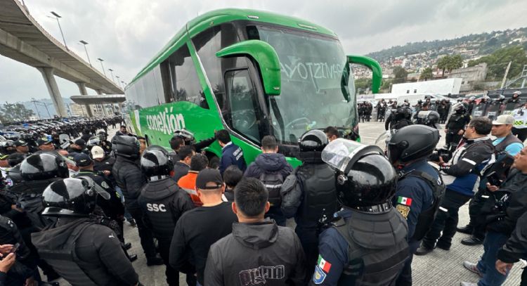 SSC decomisa explosivos a normalistas de Ayotzinapa que se unirán a la CNTE