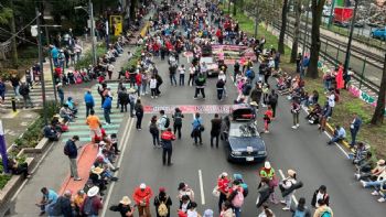 Marcha la CNTE por Calzada de Tlalpan rumbo al Estadio Ciudad de México previo al Mundial (Video)