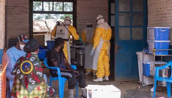 El ébola en el Congo ha dejado más de 100 muertos, mientras el conflicto ralentiza la respuesta