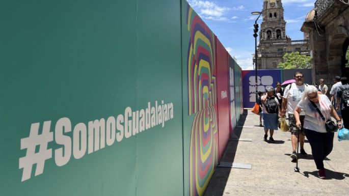 Vallas del Fan Fest aíslan a comerciantes del Centro de Guadalajara; denuncian pérdidas por obras