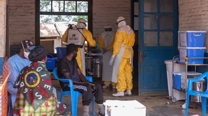 El ébola en el Congo ha dejado más de 100 muertos, mientras el conflicto ralentiza la respuesta