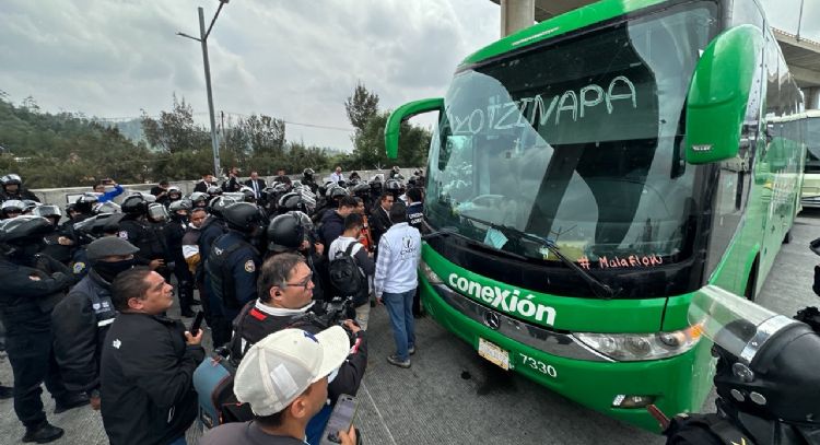 Denuncian campaña de desprestigio contra normalistas de Ayotzinapa