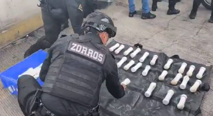Hallazgo de explosivos en camión de normalistas de Ayotzinapa es para deslegitimar: Tlachinollan