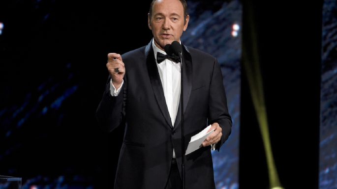 Emmy retira premio especial a Kevin Spacey tras denuncia de acoso