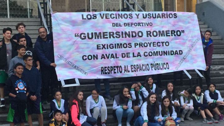 Vecinos denuncian privatización del deportivo Gumersindo Romero en la Benito Juárez