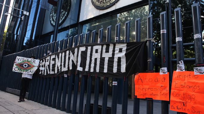 CNDH abre expediente por espionaje contra periodistas y activistas