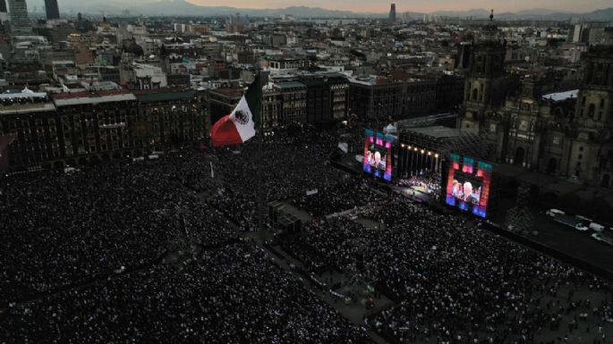 Celebran a López Obrador en el Zócalo (Fotogalería)