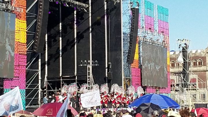 Las tradiciones marcan la primera parte del AMLO Fest en el Zócalo