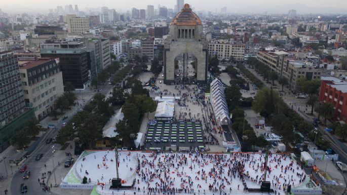 En el Monumento a la Revolución, focas para deslizar el ocio (Video y Galería)