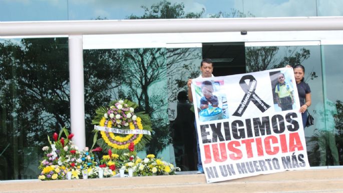 Padres del niño Emiliano, secuestrado y asesinado, protestan frente al Congreso y TSJ de Tabasco