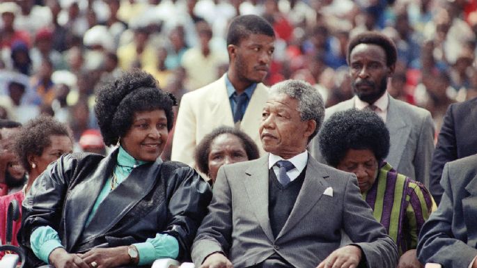 Fallece la activista Winnie Mandela, segunda esposa de Nelson Mandela
