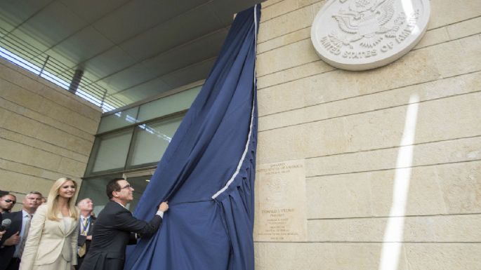 En medio de las violentas protestas en Gaza, Estados Unidos inaugura su embajada en Jerusalén