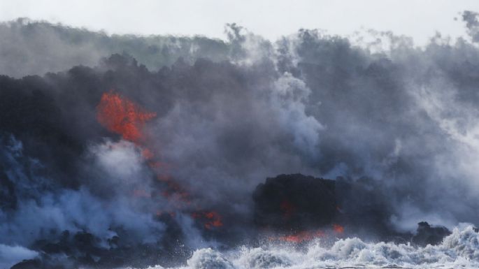 Alerta en Hawái por nube tóxica y lava del volcán Kilauea