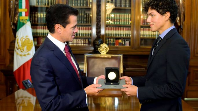 El bailarín Isaac Hernández recibe la Medalla Bellas Artes