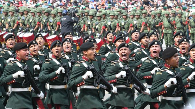 El último desfile militar encabezado por Enrique Peña Nieto (fotogalería)