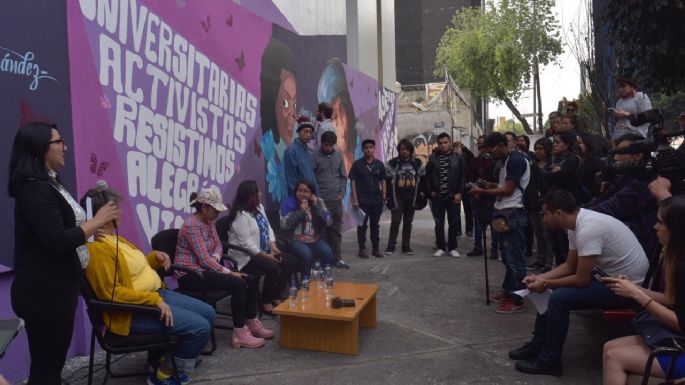 Con mural en la UACM, exigen justicia por feminicidios de cuatro estudiantes