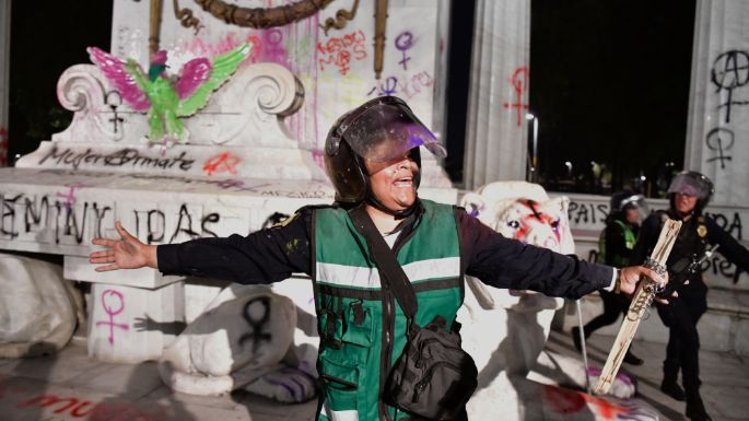 #MarchaFeminista: con el rostro al descubierto y rabia contra gobiernos 4T