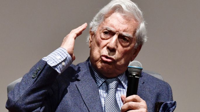 Populismo de AMLO puede llevar de nuevo a una dictadura perfecta: Vargas Llosa