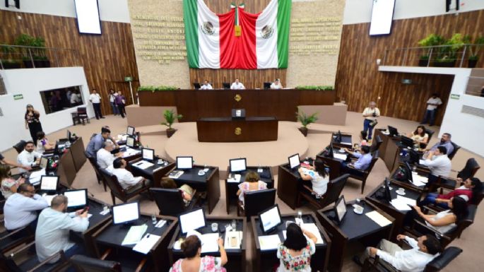 Diputados panistas denuncian a exfuncionarios de Yucatán por quebranto al ISSTEY