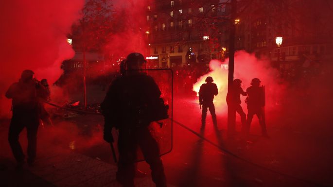 Rebelión en Francia contra el sistema de pensiones: marchas, huelgas, disturbios… (Videos)