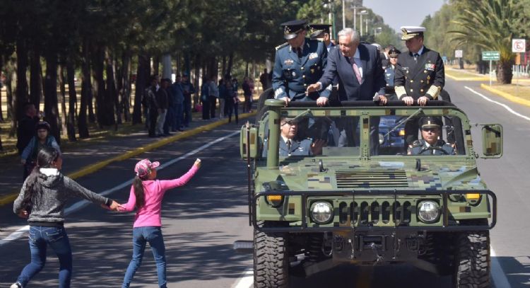 Conmemora AMLO Día de la Fuerza Aérea Mexicana