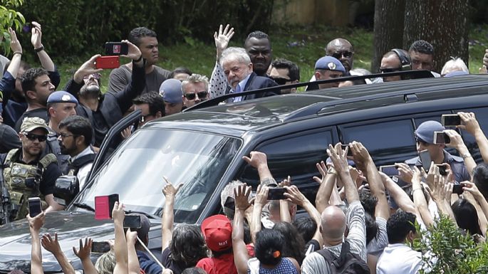 Lula da Silva sale de prisión para asistir al funeral de su nieto en Sao Paulo