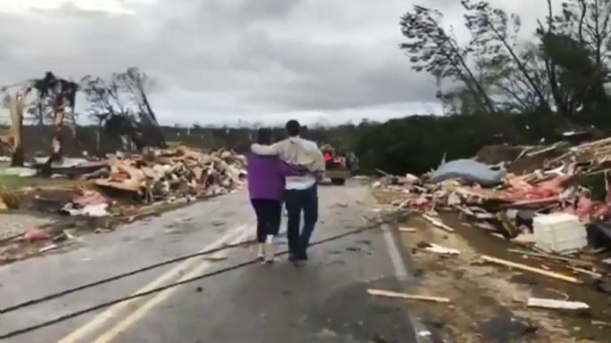 Tornado deja 23 muertos en Alabama; temen que la cifra aumente (Fotogalería)